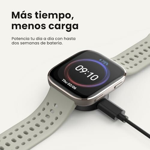 Reloj inteligente cargándose con mensaje 'Más tiempo, menos carga'.