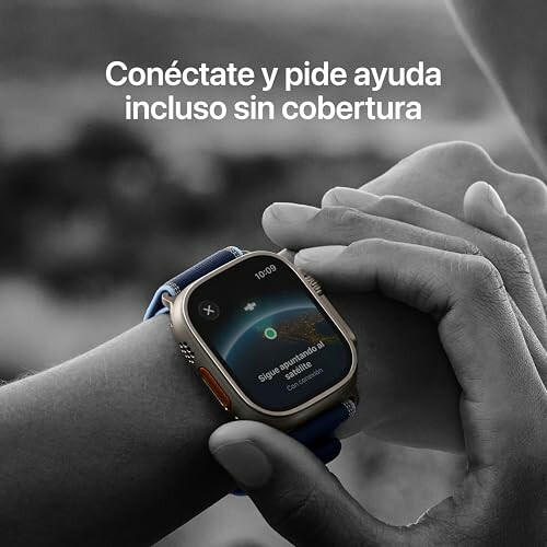 Persona usando reloj inteligente con función de conexión satelital.